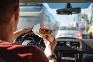 eating while car driving