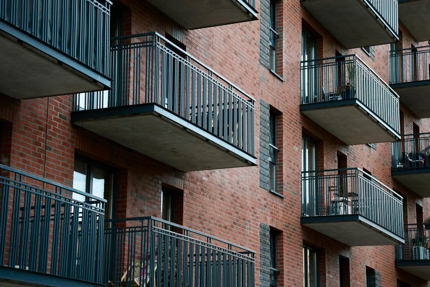 Balcony and Railing-Collapse Injuries at Florida Apartments