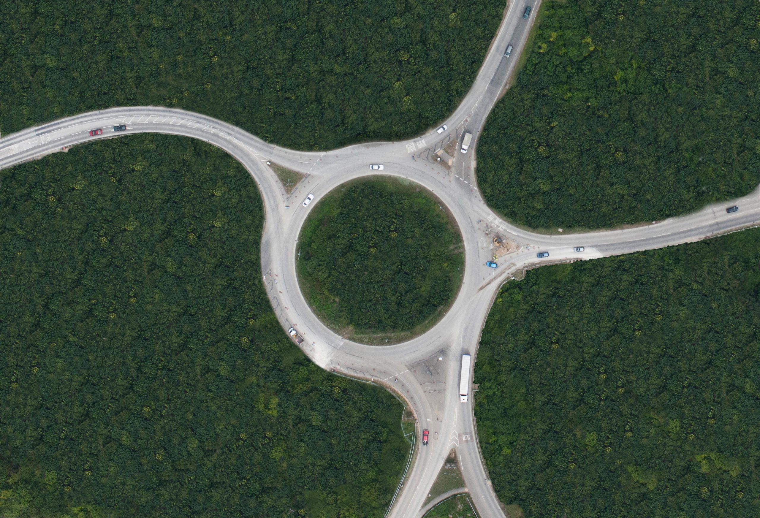 The multi-lane roundabout problem