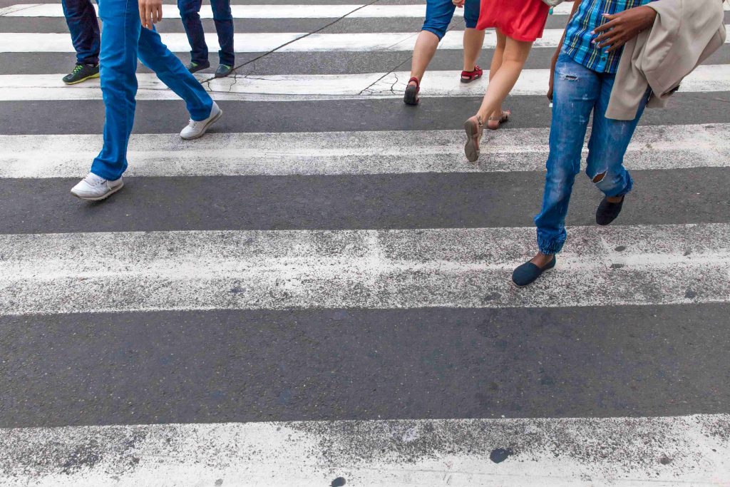 Pedestrian Right-of-Way at Florida Roundabouts and Mid-Block Crossings